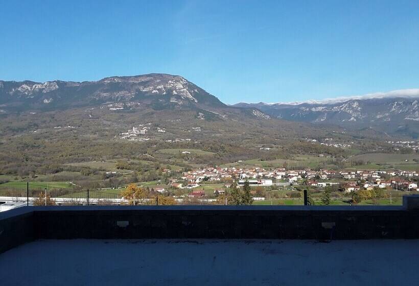 تختخواب و صبحانه B & W Križ