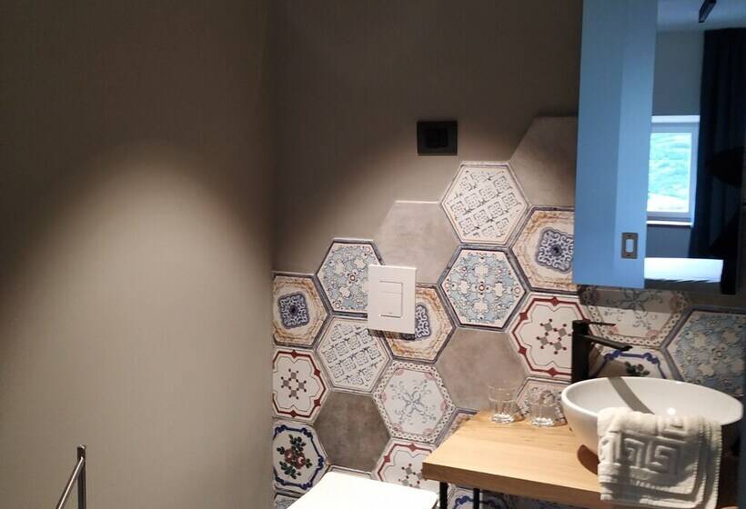 تختخواب و صبحانه B & W Križ