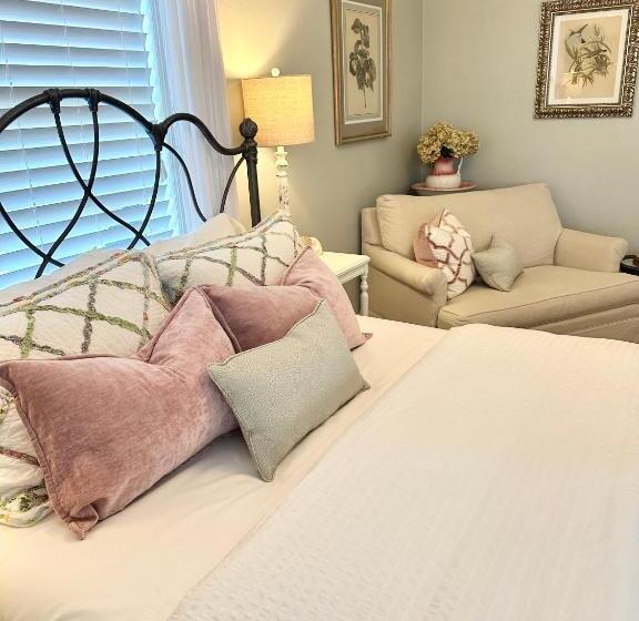 Bed and Breakfast The Holly And Ivy Inn