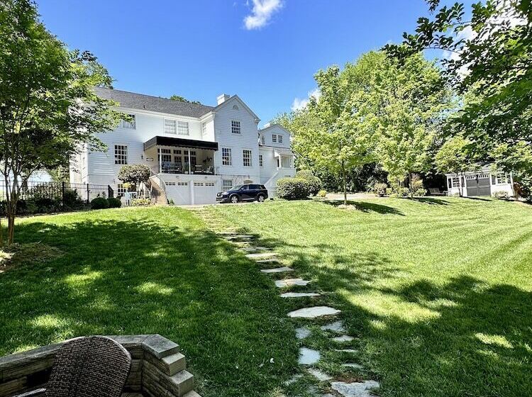 Bed and Breakfast The Holly And Ivy Inn