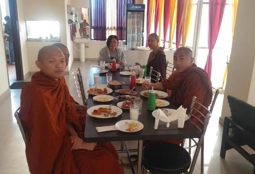 مبيت وإفطار The Ideal