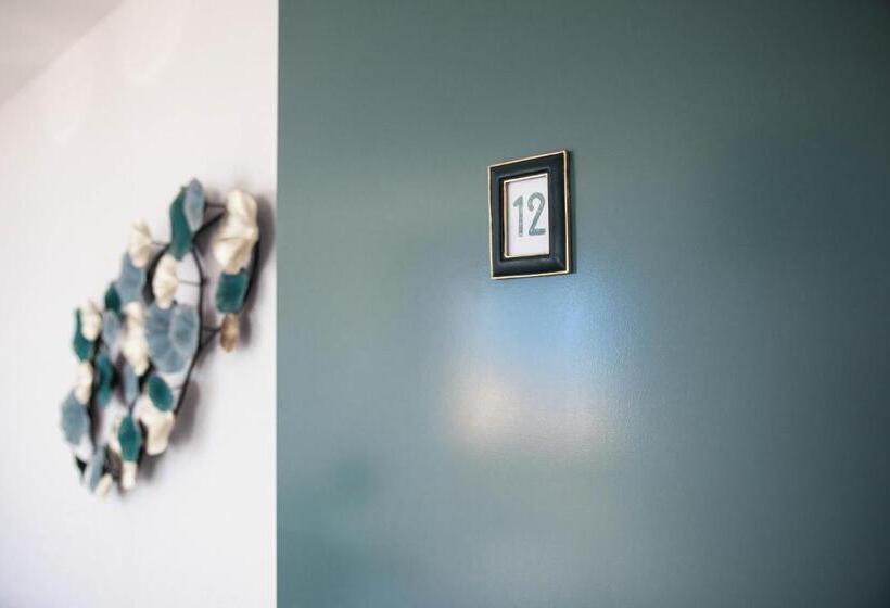 Отель Auberge De Rivaz