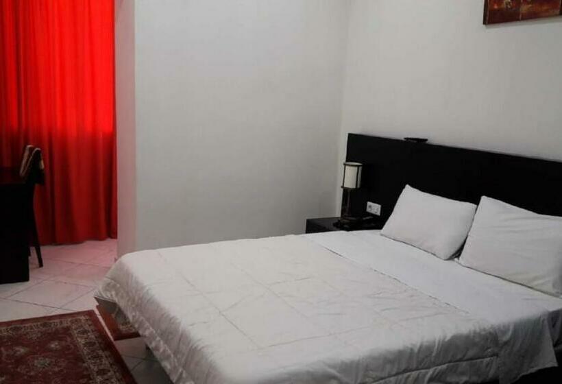 هتل De La Vallée