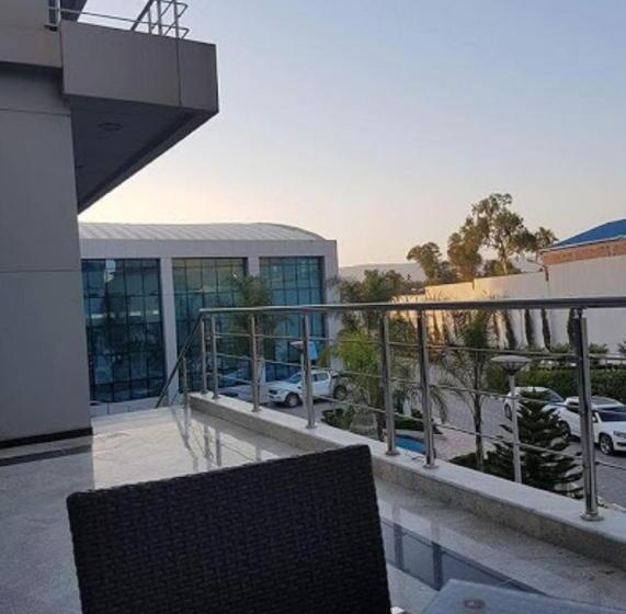 هتل De La Vallée