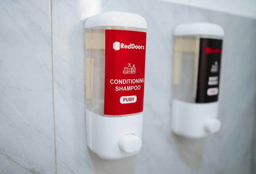 호텔 Reddoorz Plus @ Casa Lucia Sindalan San Fernando City Pampanga