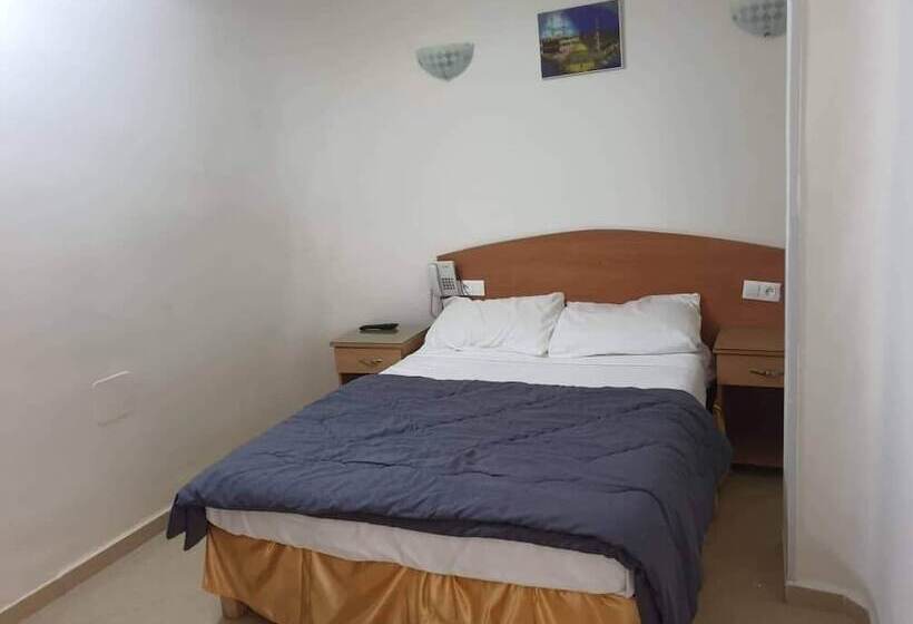 هتل Vallée Des Jardins