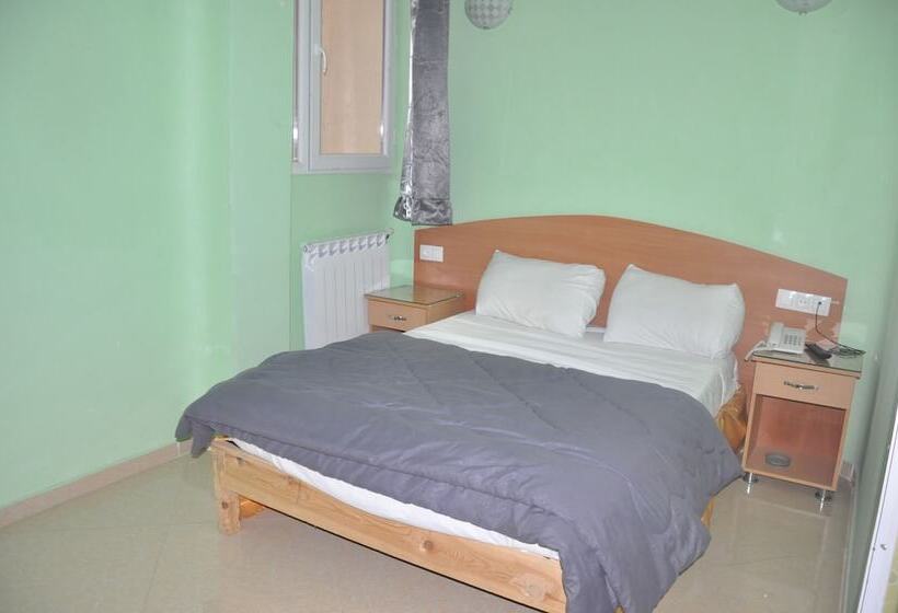 هتل Vallée Des Jardins