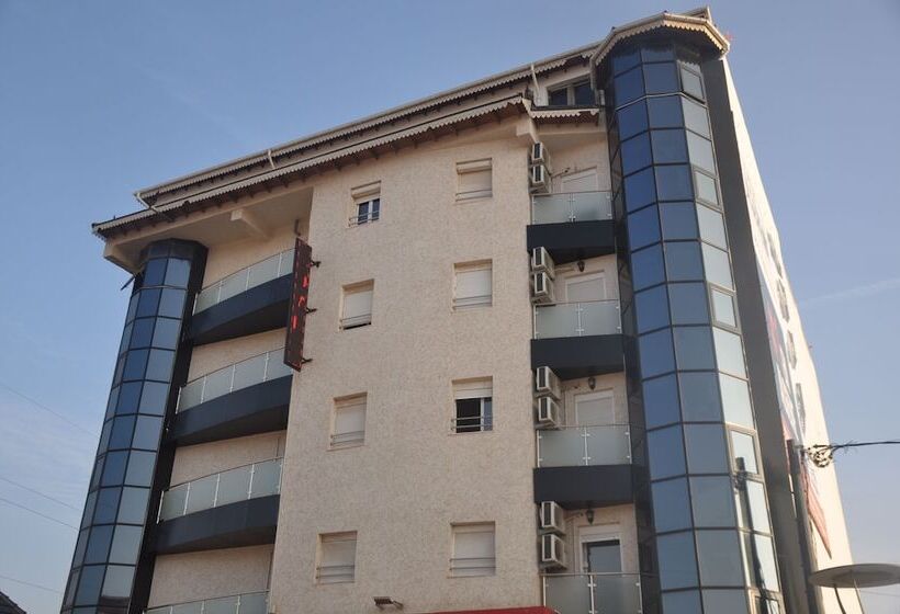 هتل Vallée Des Jardins