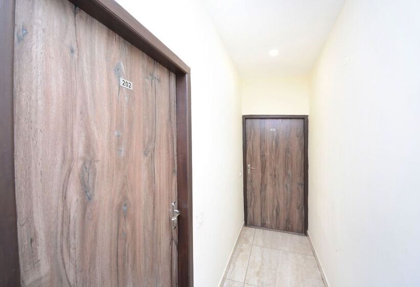 Oyo 28335 Hotel Classic