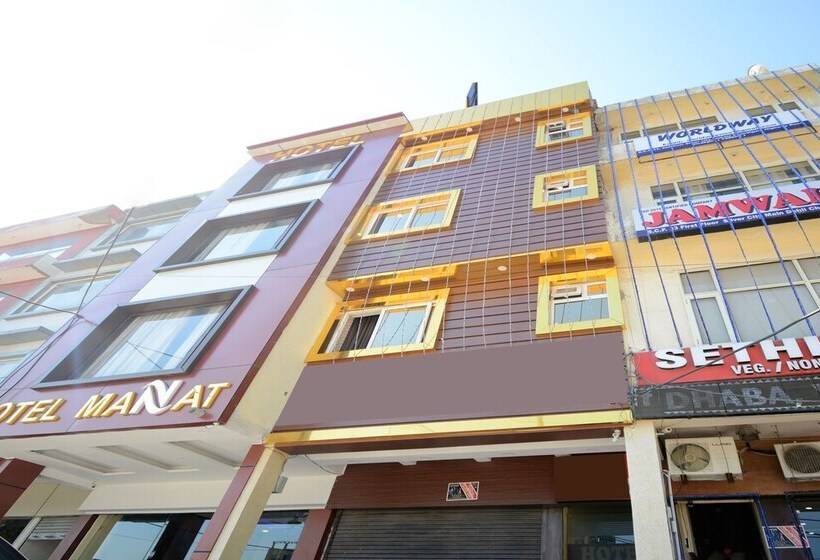 Oyo 28335 Hotel Classic