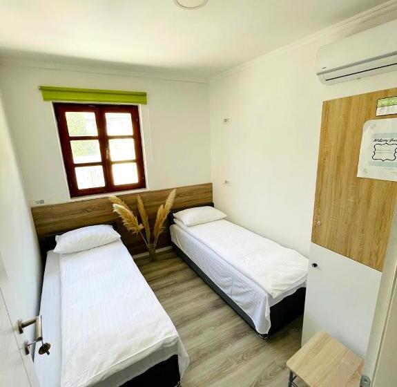 پانسیون Guesthouse Check In