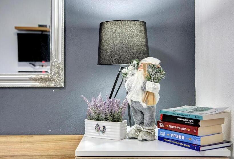 پانسیون Guesthouse Check In