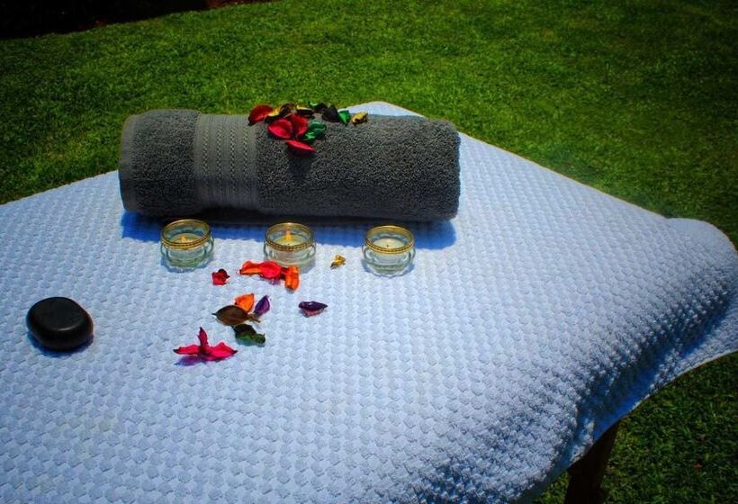 Пансион Legae Larona