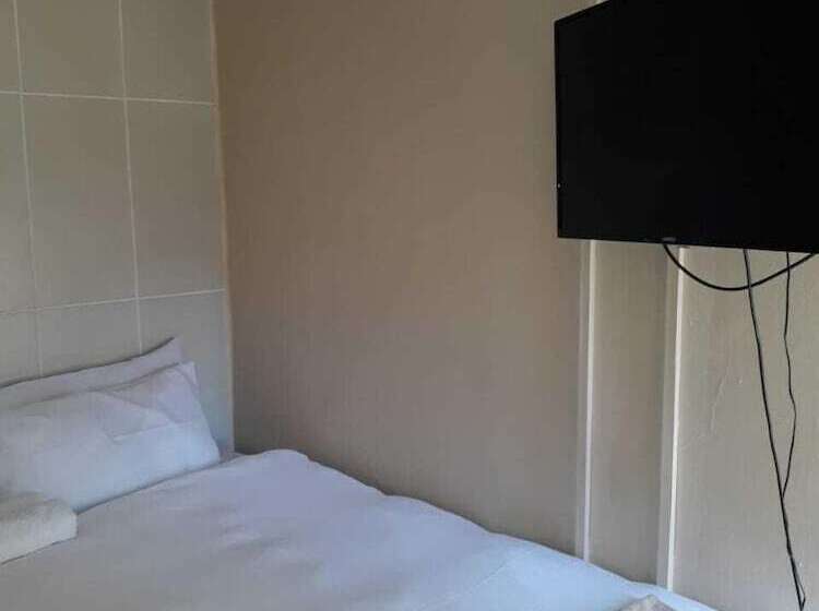 Пансион Legae Larona