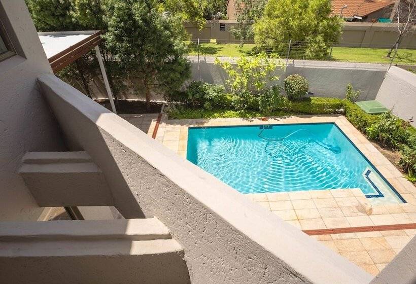 Пансион Santa Monica At Roger