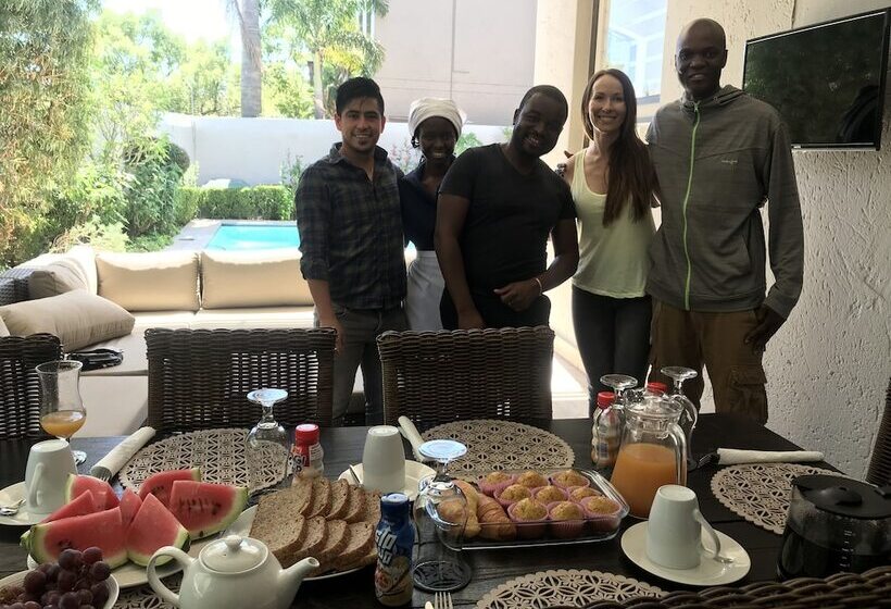 Пансион Santa Monica At Roger