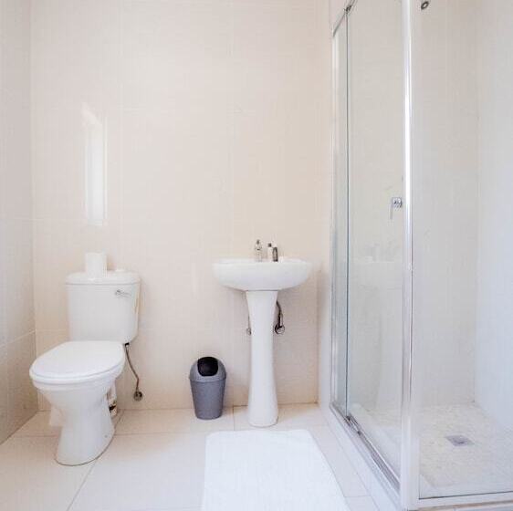 Пансион Santa Monica At Roger