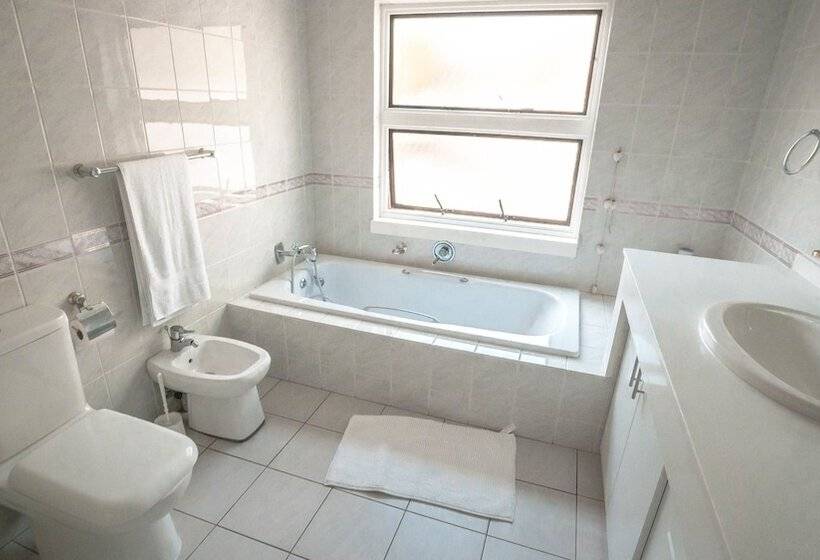 Пансион Santa Monica At Roger