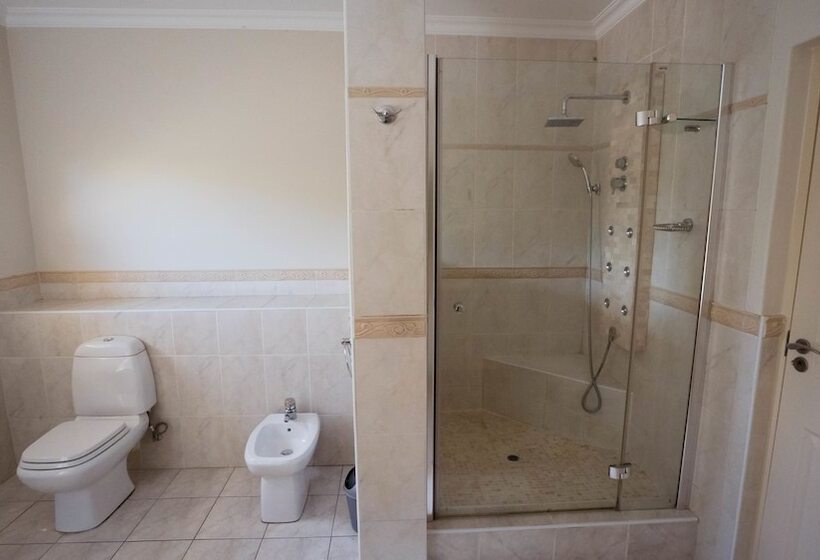 Пансион Santa Monica At Roger