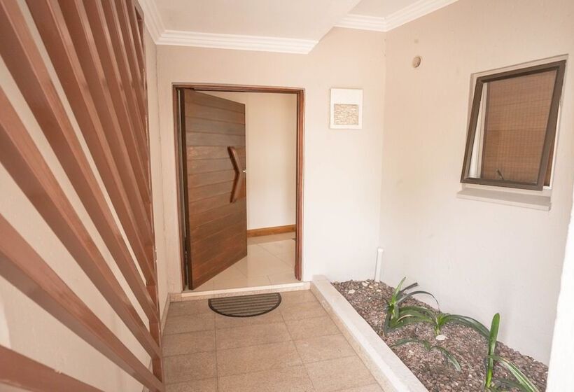 Пансион Santa Monica At Roger