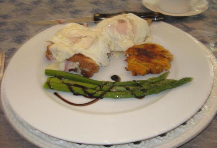 Riverside Gables Bed And Breakfast