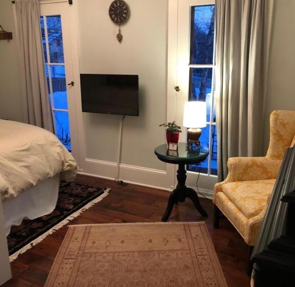 Riverside Gables Bed And Breakfast