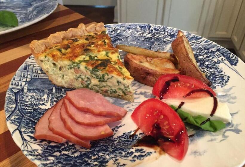 Riverside Gables Bed And Breakfast