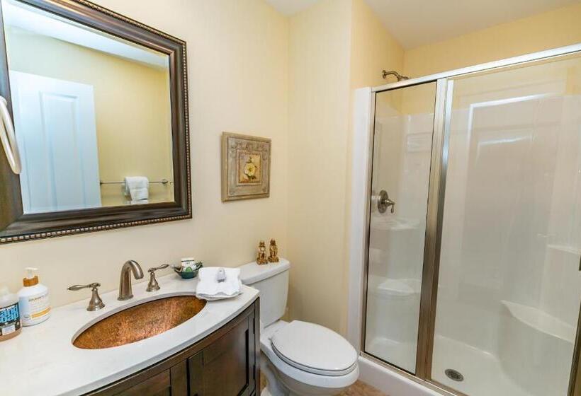 Riverside Gables Bed And Breakfast