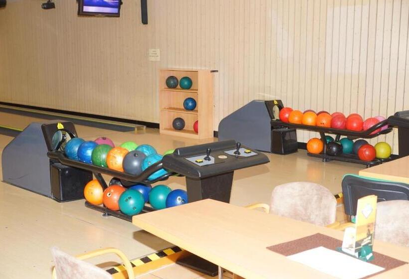 Warias Hotel & Restaurant