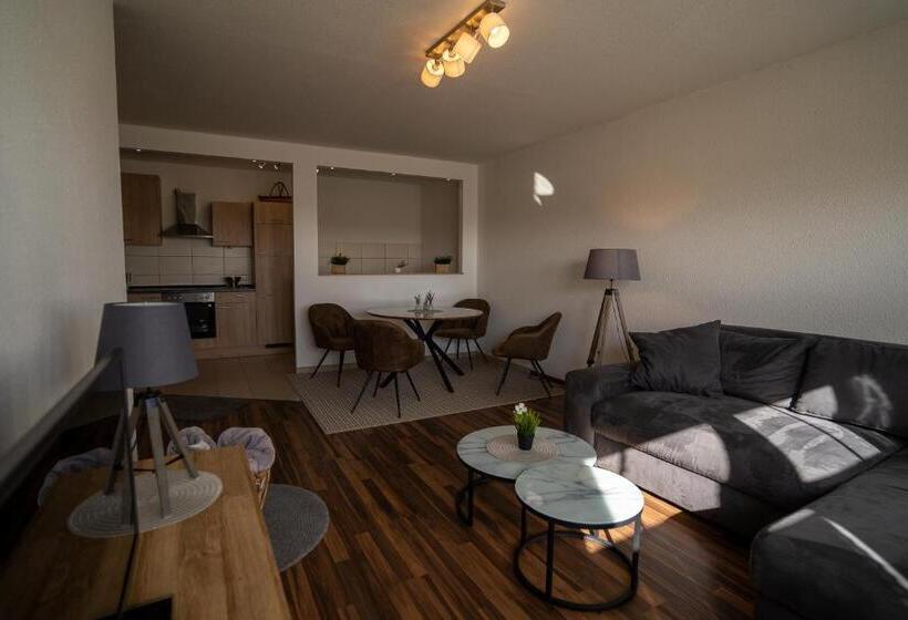 Warias Hotel & Restaurant