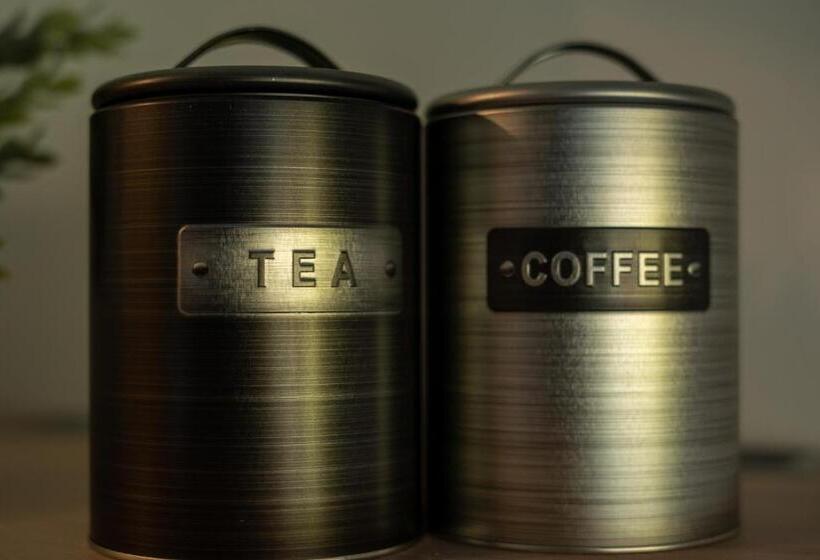 Warias Hotel & Restaurant