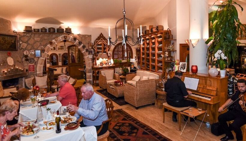 הוסטל Bellapais Gardens