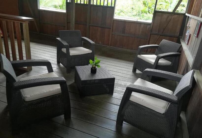 هاستل Posada El Acuario