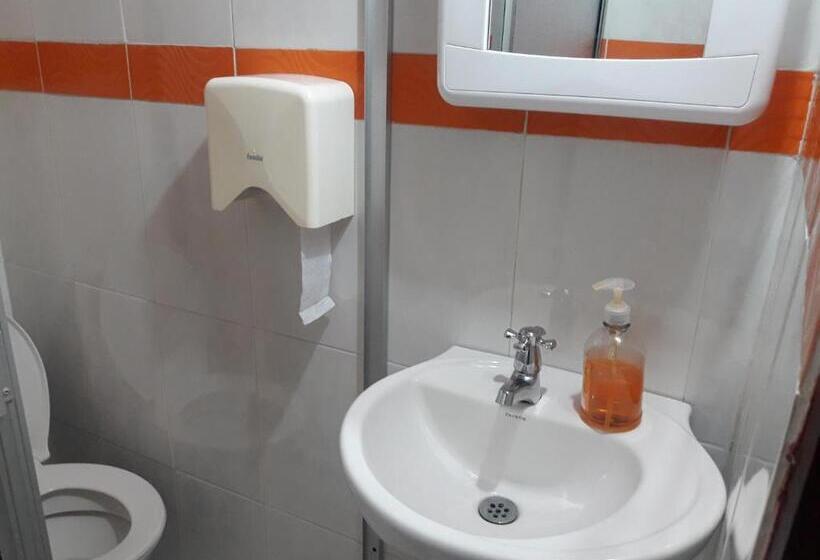 호스텔 Vivienda Turistica Yerbabuena