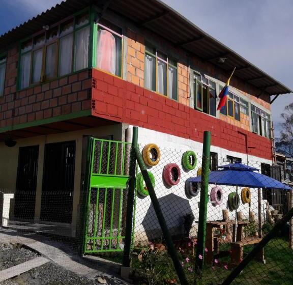 호스텔 Vivienda Turistica Yerbabuena