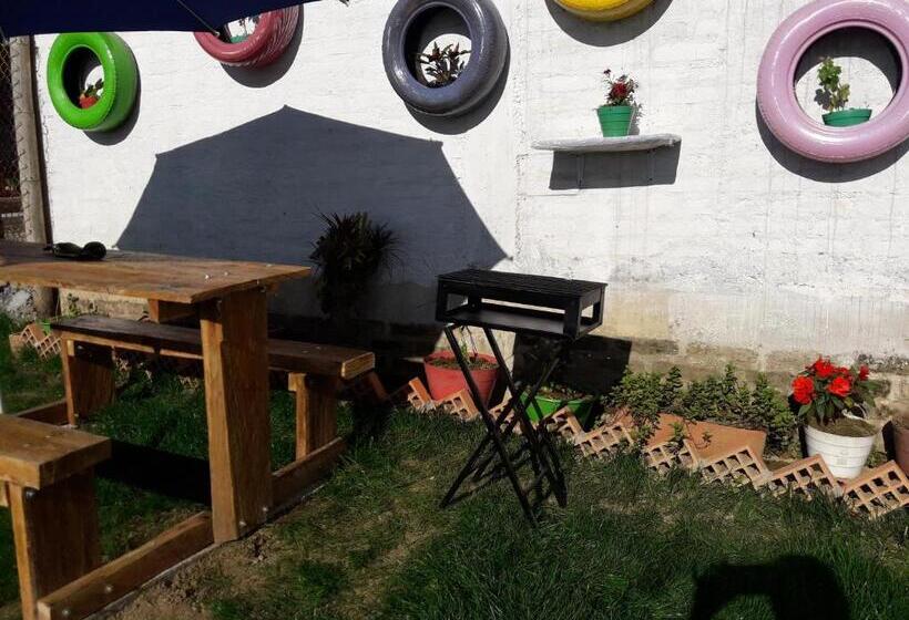 هاستل Vivienda Turistica Yerbabuena