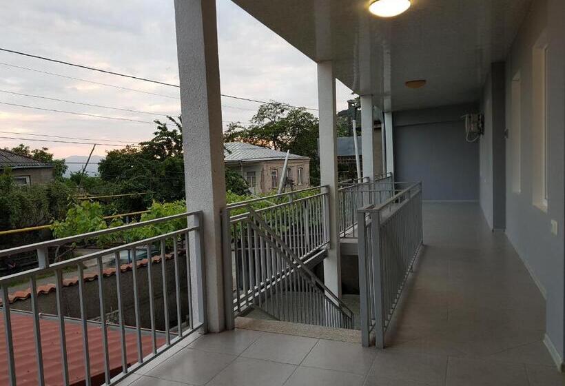 هاستل White House In Kakheti Eniseli