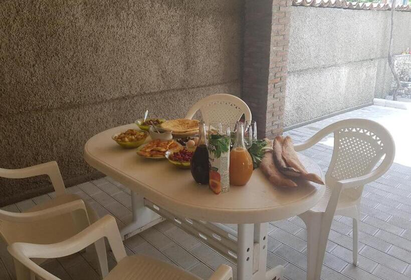 هاستل White House In Kakheti Eniseli