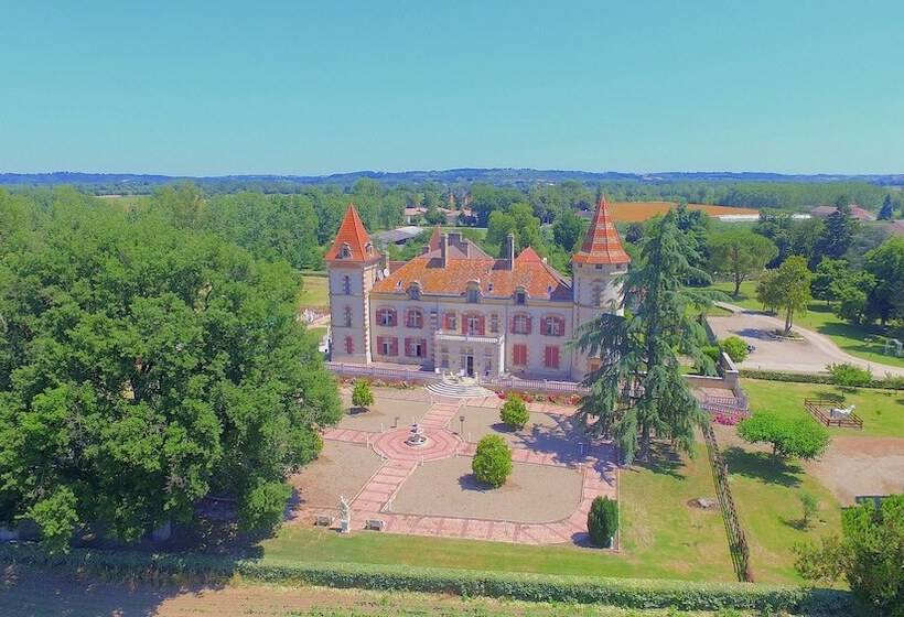 مبيت وإفطار Château De Lastours
