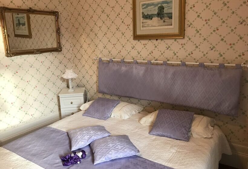 민박 Château De Lastours