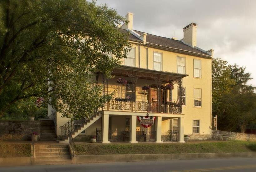 ベッドアンドブレックファースト Jacob Rohrbach Inn