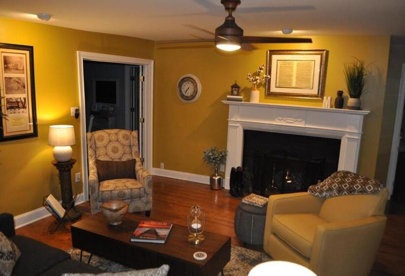 مبيت وإفطار Mansion Farm Inn