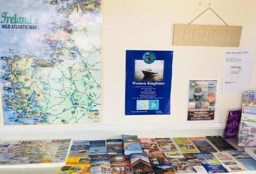 Bed and Breakfast The Pier Bar , Cleggan