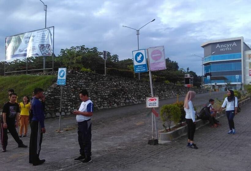 בית מלון כפרי Ancyra By Continent  Poso