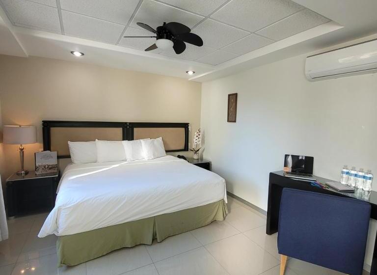 בית מלון כפרי Ch