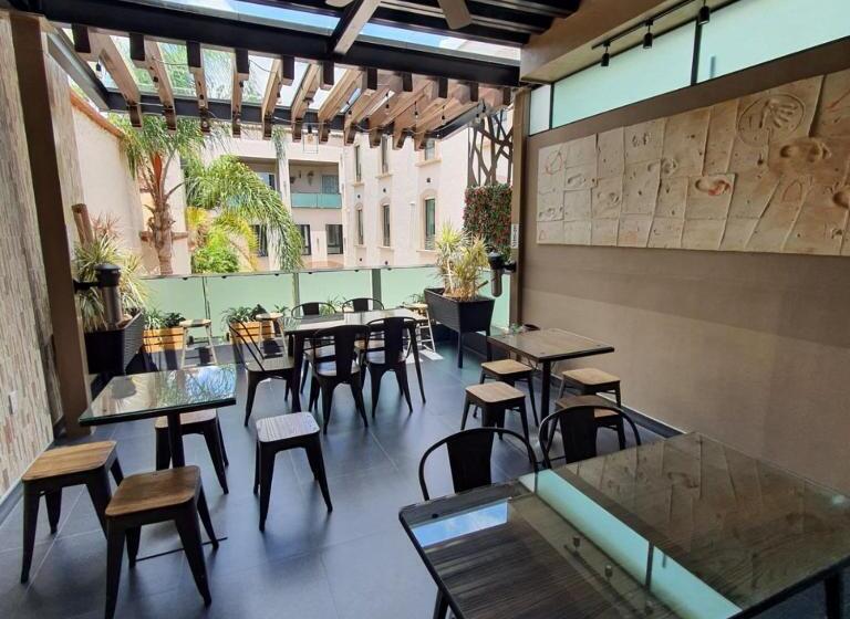 בית מלון כפרי Ch