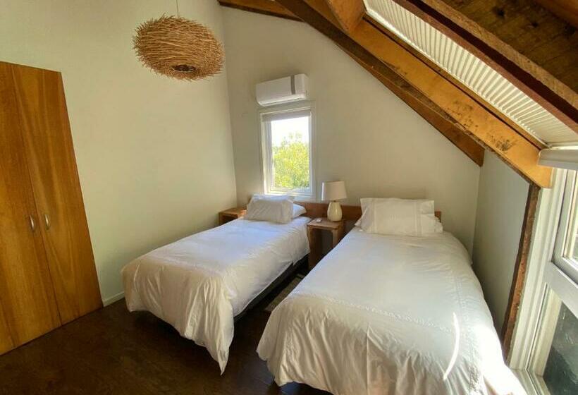 בית מלון כפרי Family Orchard Bed & Breakfast