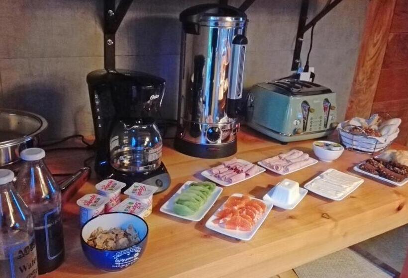 בית מלון כפרי Family Orchard Bed & Breakfast