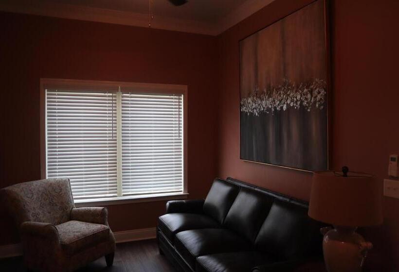 فندق Magnolia Creek Lodge