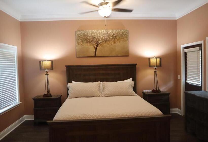 فندق Magnolia Creek Lodge